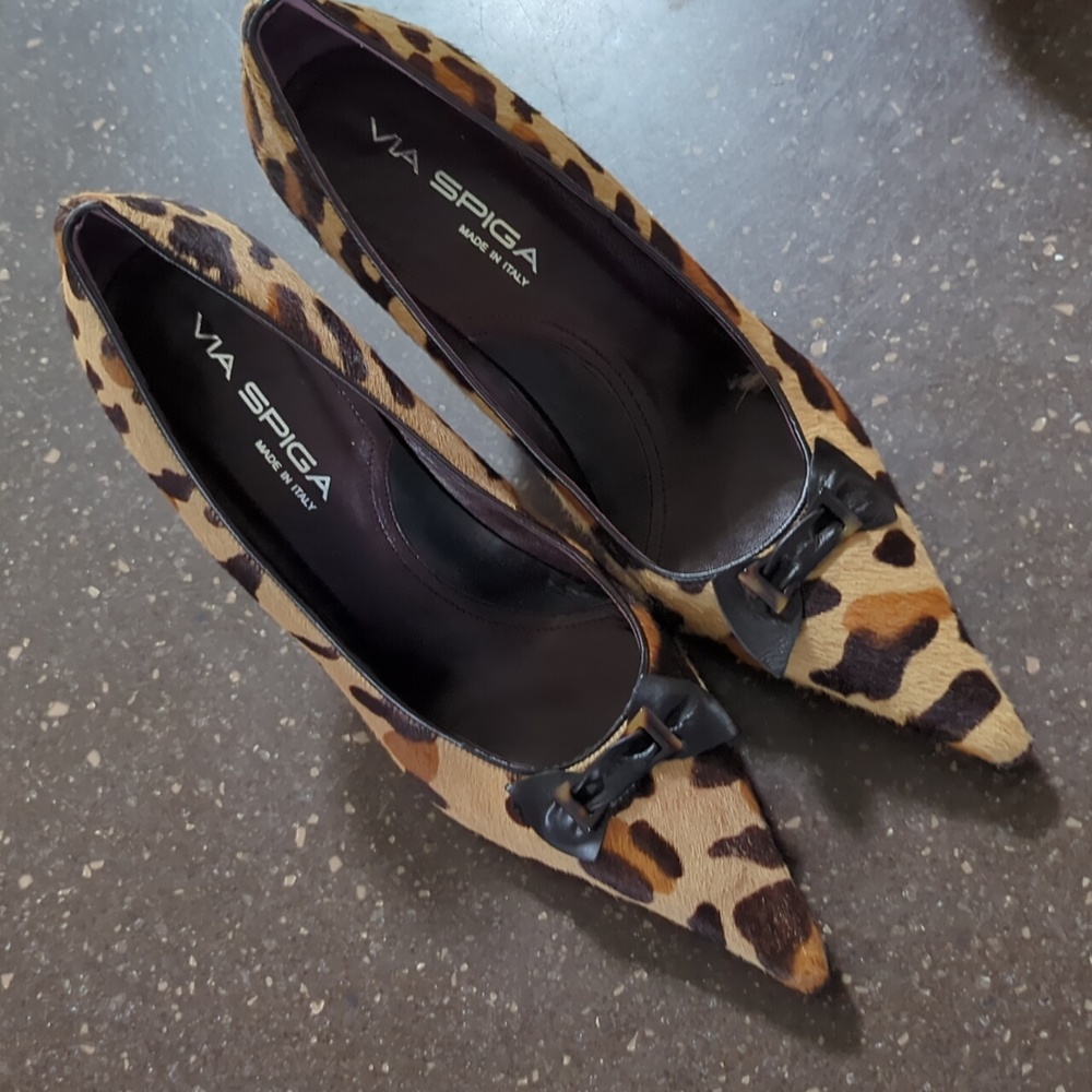 Brushed leopard three and a half inch heel with buckle detail